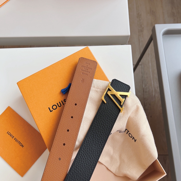 ルイヴィトンベルト背面デザイン